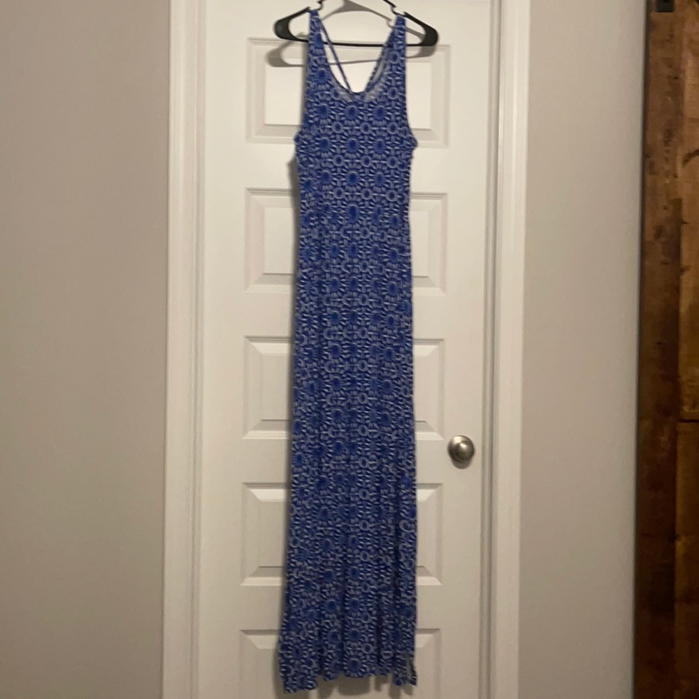 Maxi dress with slits on the sides